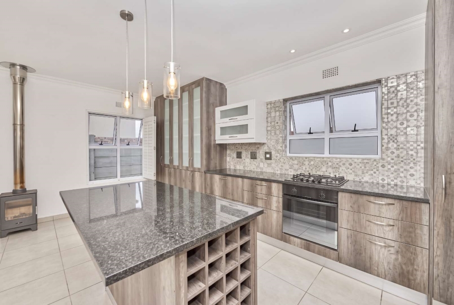 To Let 3 Bedroom Property for Rent in Sunningdale Western Cape